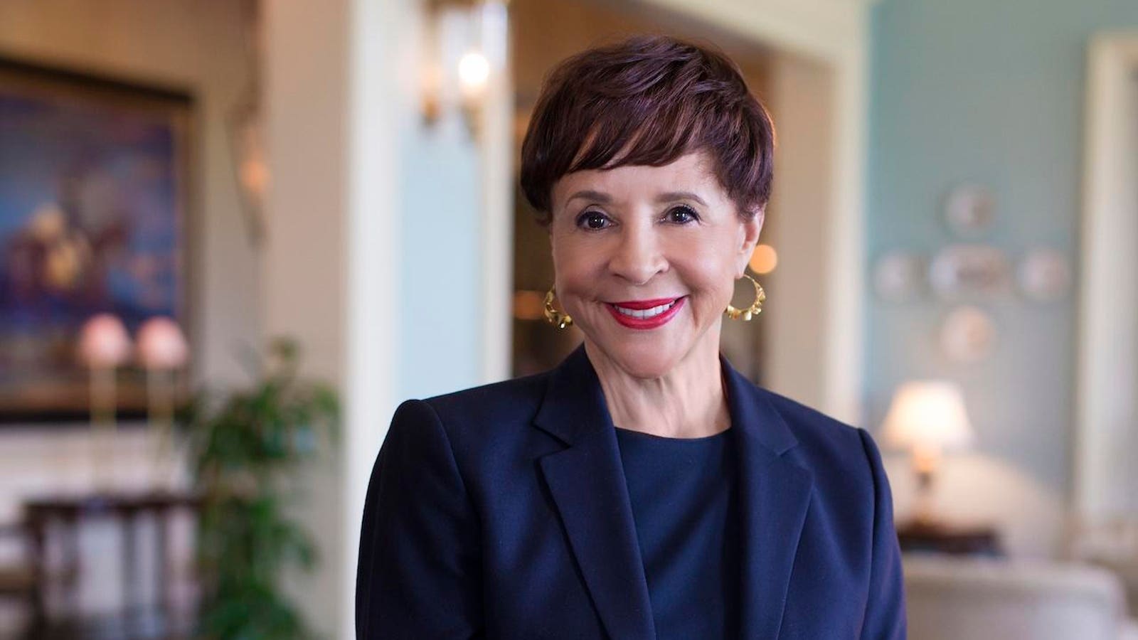sheila-johnson,-founder-and-ceo-of-salamander-hotels-took-a-“walk-through-fire”-on-her-journey-to-triumph.
